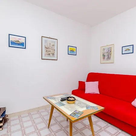Neven Apartment